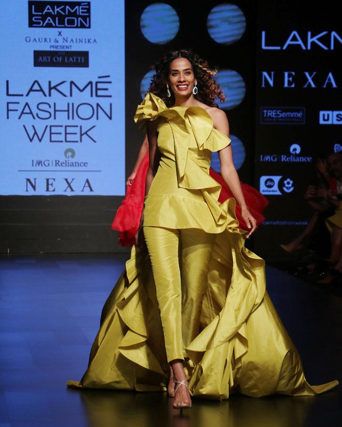 Yami Gautam walks for Gauri and Nainika