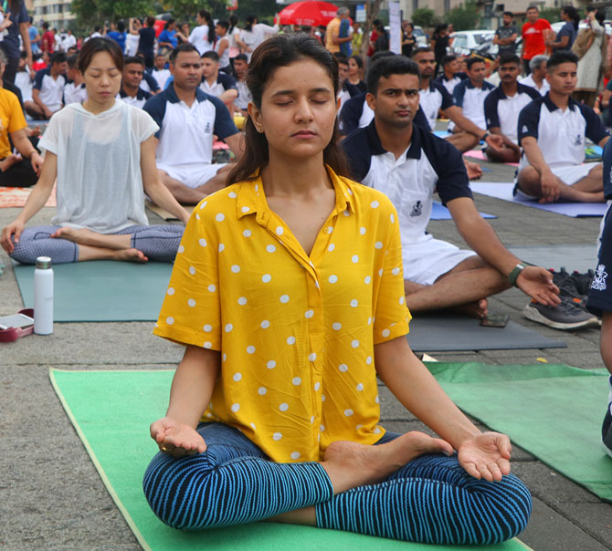 On Yoga Day, Mumbai says YES to fitness