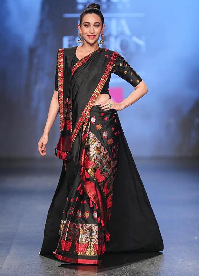 Karisma Kapoor walks for Sanjukta Dutta