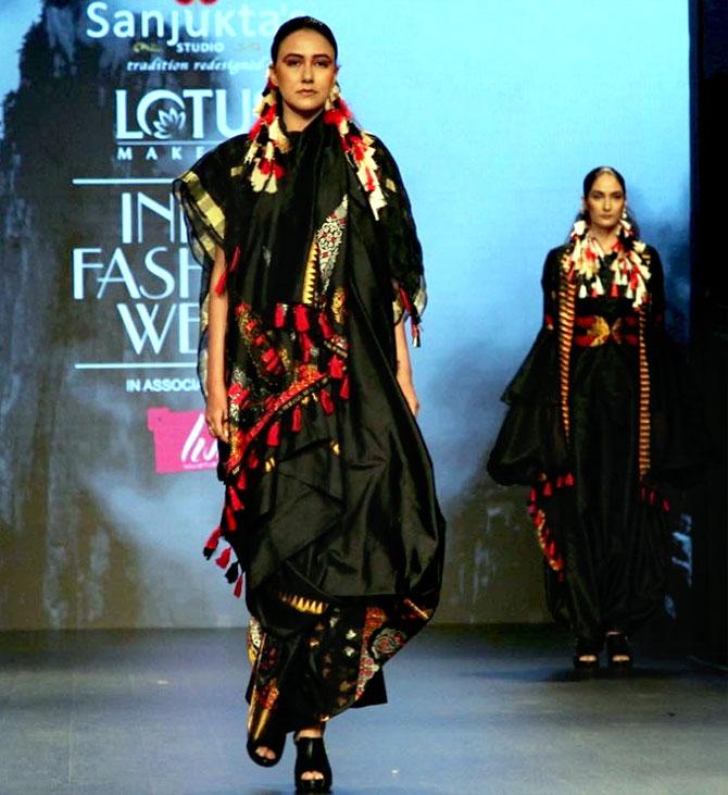 Karisma Kapoor walks for Sanjukta Dutta