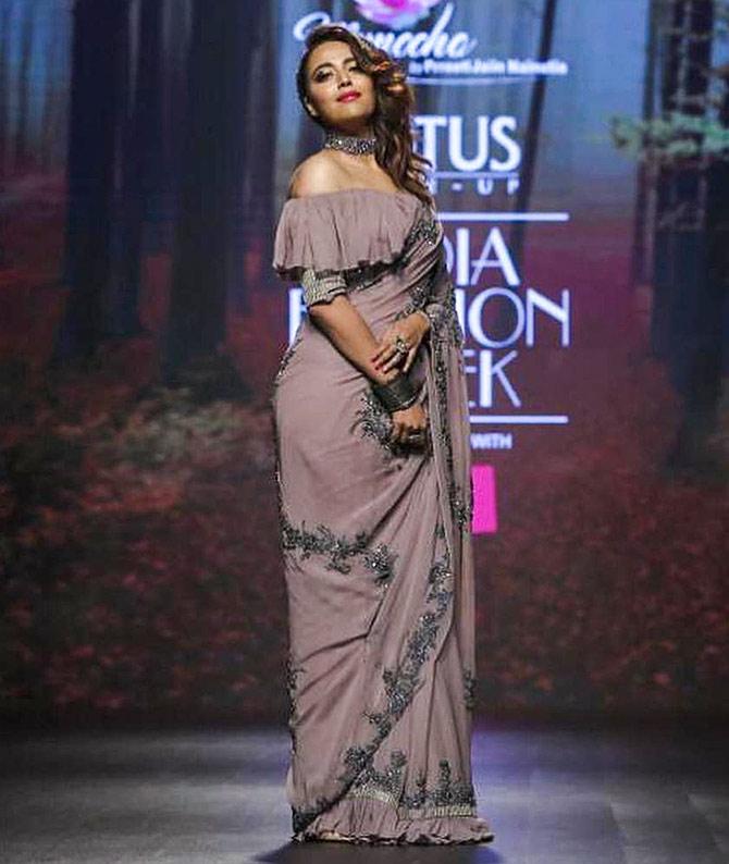 Swara Bhaskar walks for Prreeti Jaiin