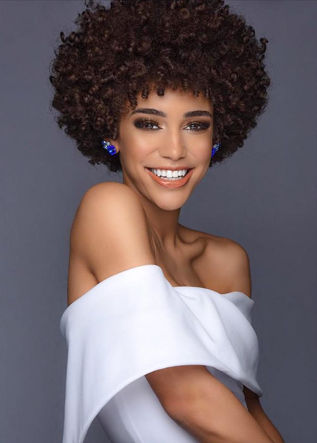 Kaleigh Garris wins Miss Teen USA 2019