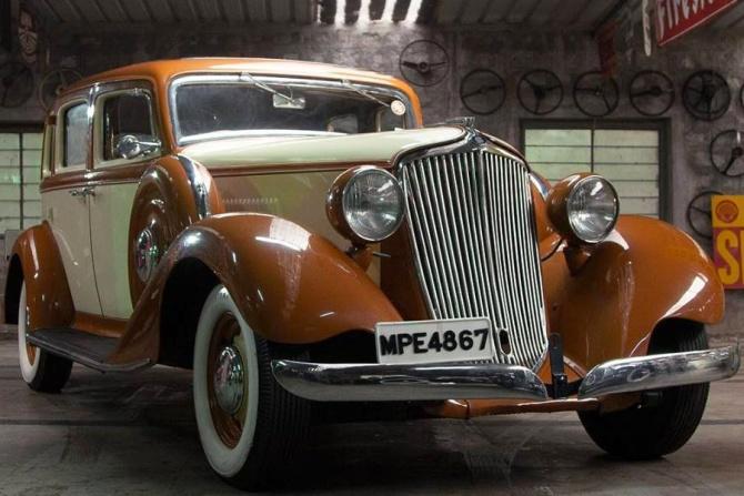 1933 Graham Blue Streak