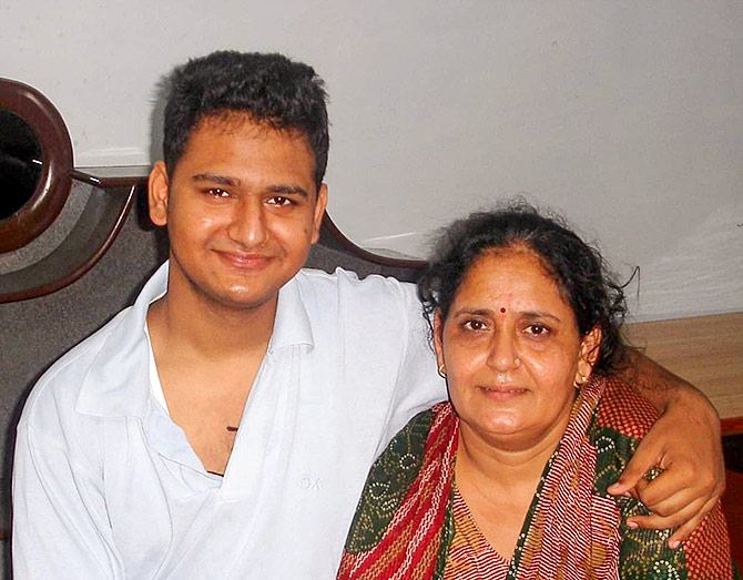 Nitish Sharma with his mother Rama Devi