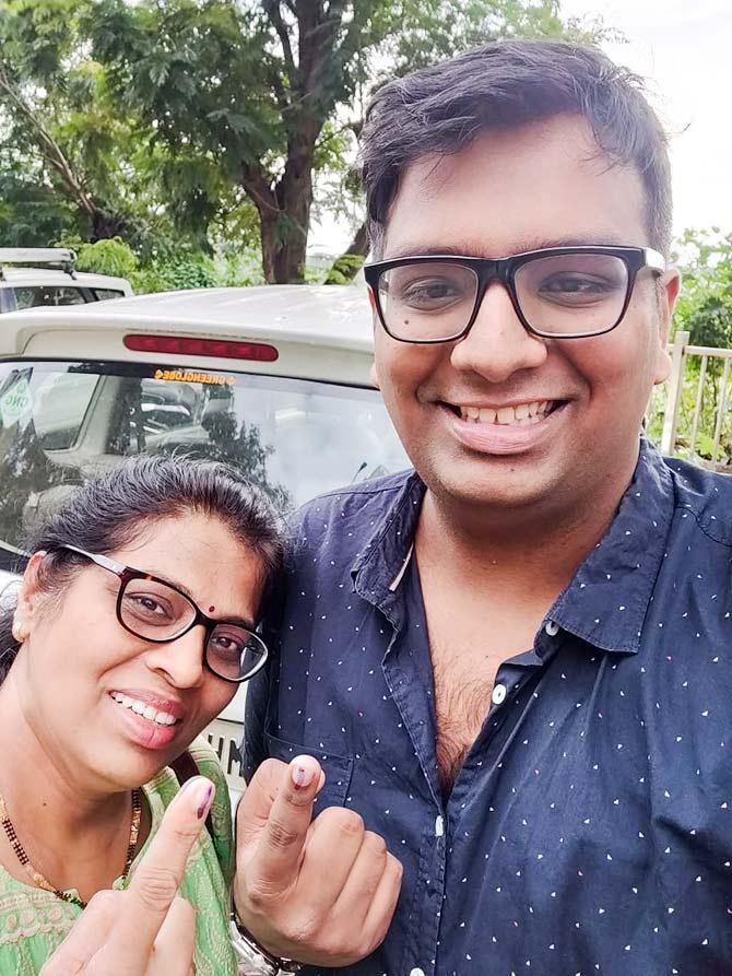 Mandar Kandalgaonkar with his mother Swati Kandalgaonkar