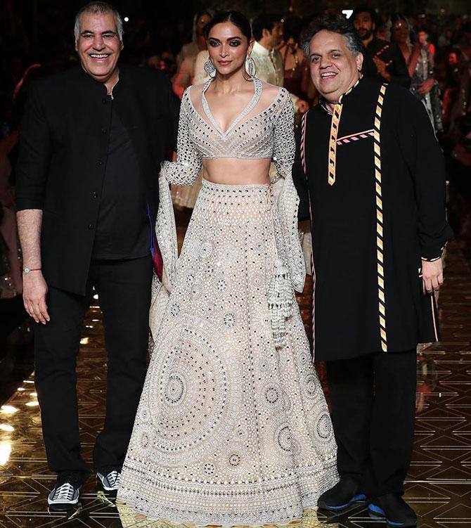 Deepika Padukone walks for Abu Jani and Sandeep Khosla