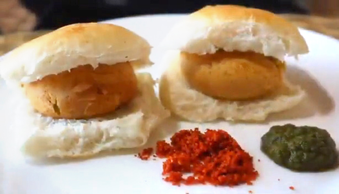 Vada Pav with dry red chutney