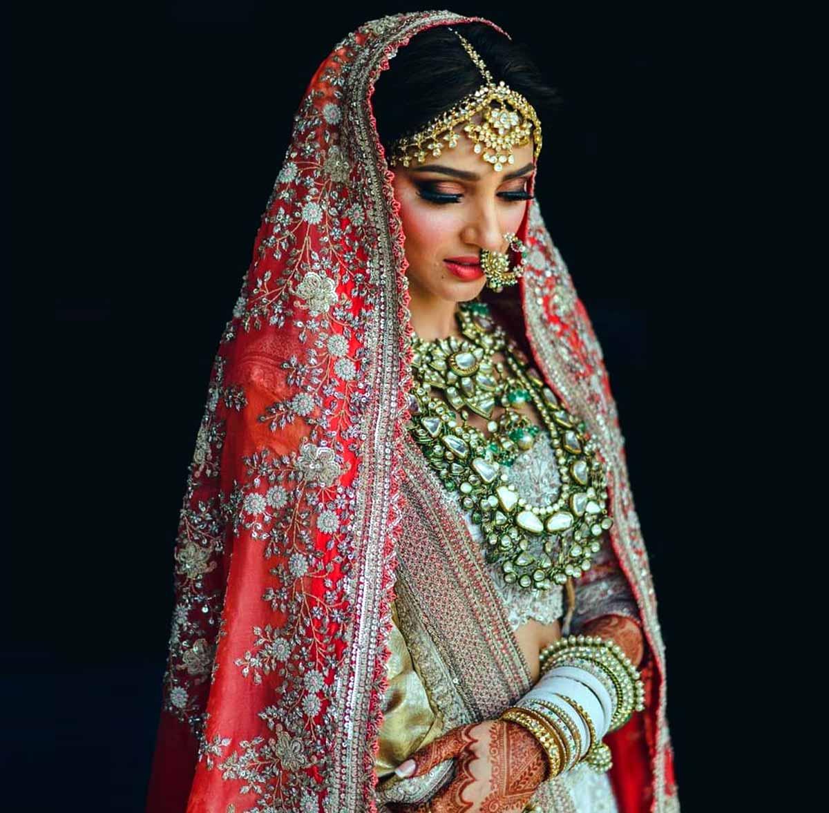 Miheeka's wedding lehenga was designed by Anamika Khanna