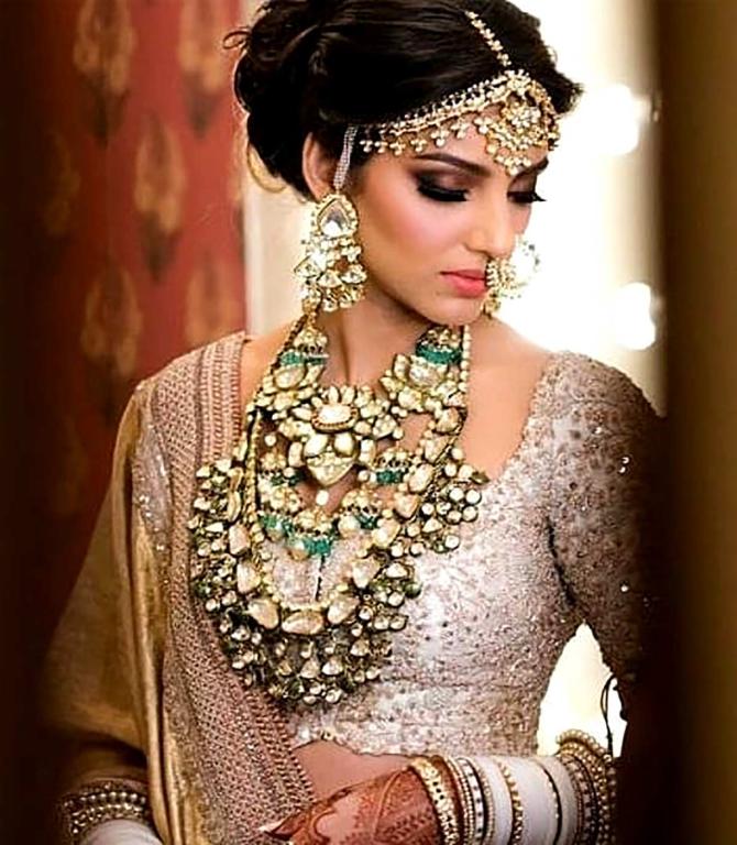 Miheeka's wedding lehenga was designed by Anamika Khanna