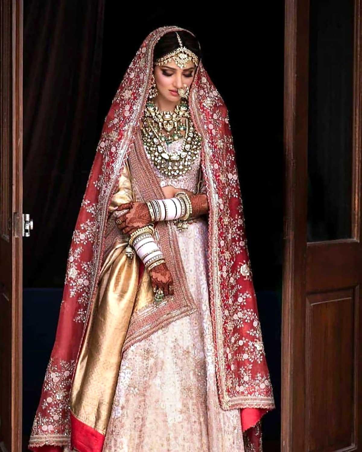 Miheeka's wedding lehenga was designed by Anamika Khanna