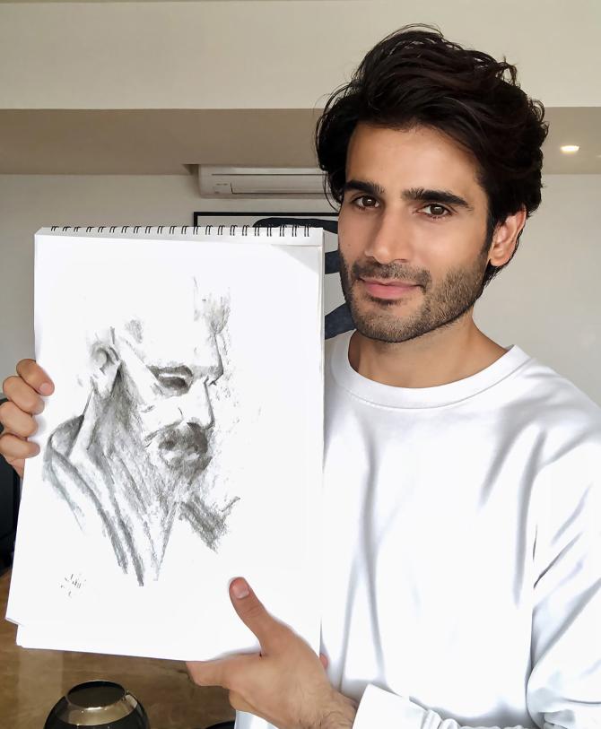 Celebs contribute for Artwork for Heartwork'