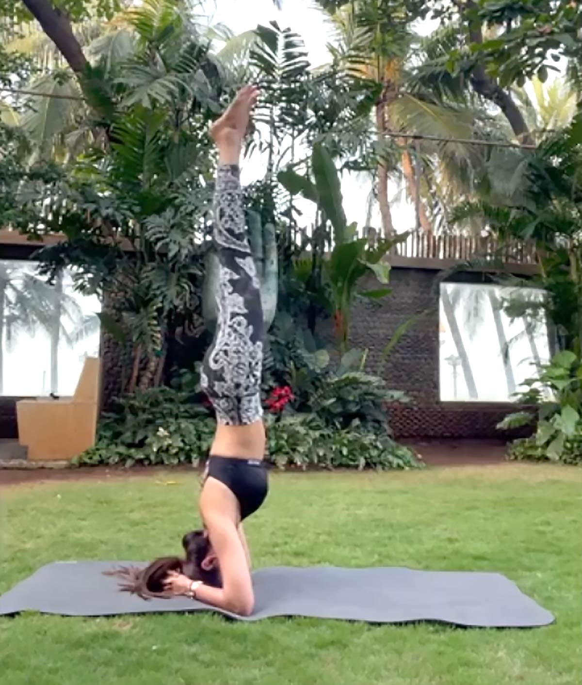 Yoga Day 2022: These Actresses Look Fit, Young Even Over 40! - Woman's era
