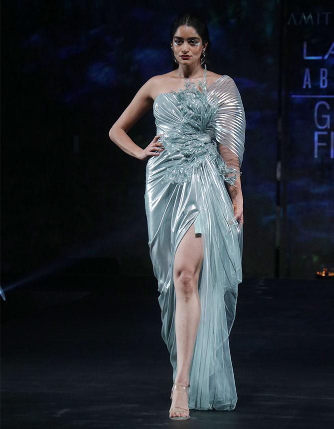 Kareena Kapoor walks for Amit Aggarwal at the Lakme Fashion Week in Mumbai