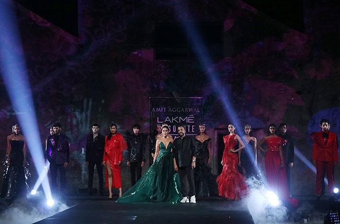 Kareena Kapoor walks for Amit Aggarwal at the Lakme Fashion Week in Mumbai