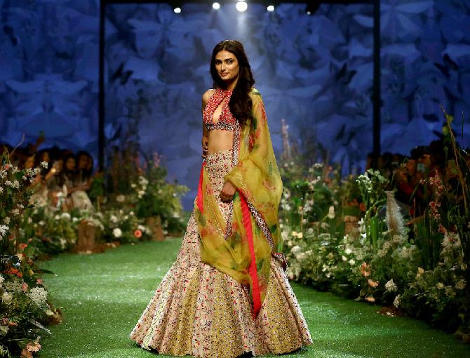 Athiya and Ileana walk for Mrunalini Rao at LFW 