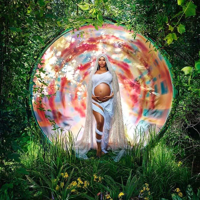 Nicki Minaj's maternity photoshoot