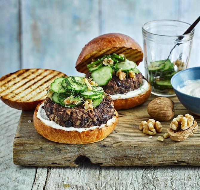 Walnut and Mushroom Burgers with cucumber and walnut sauce