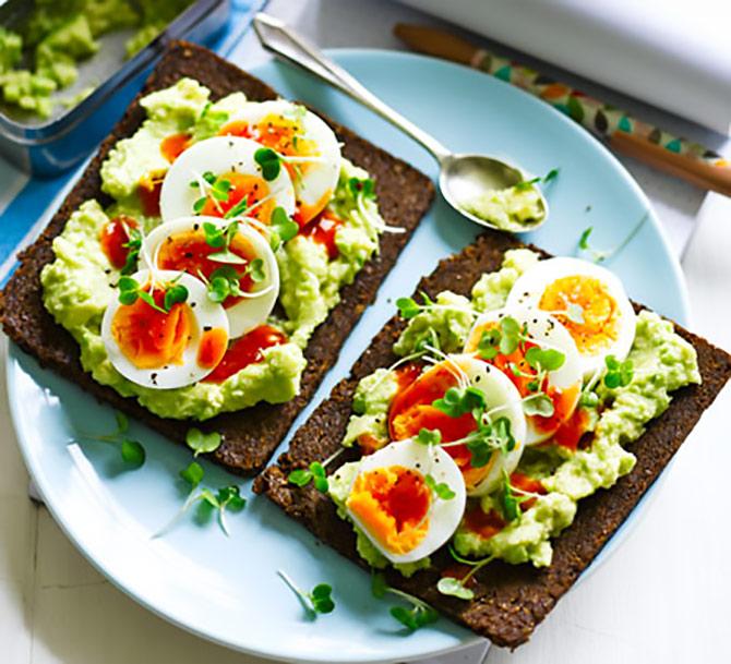 Avocado and egg sandwich