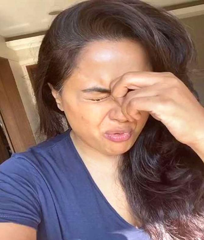 Sameera Reddy breaks down, discusses signs of anxiety 