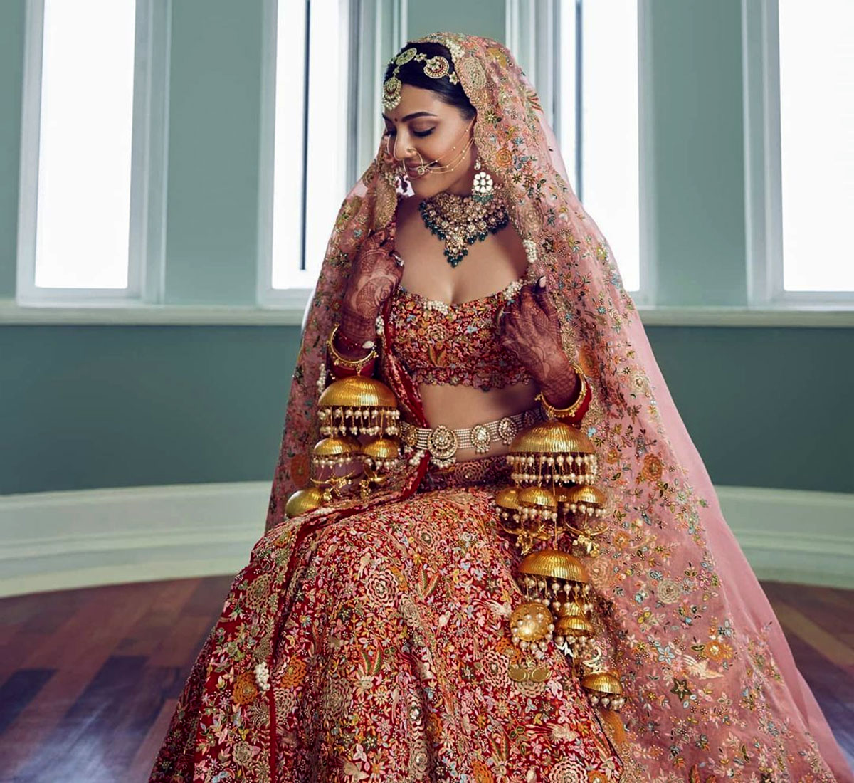 Sonam Kapoor and Anand Ahuja's wedding reception - Alia Bhatt | Lehenga  designs simple, Indian outfits lehenga, Wedding lehenga designs