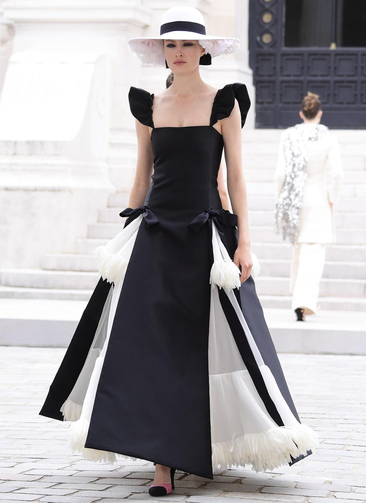 Chanel Couture Ts