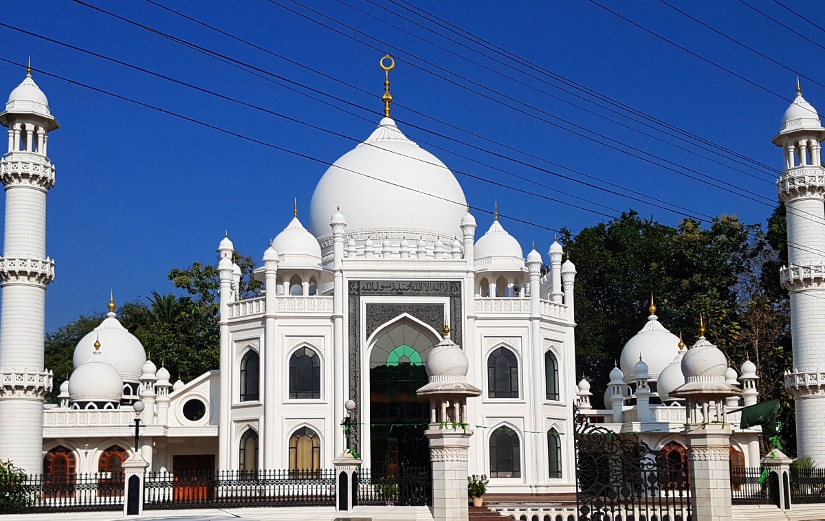The Hindu who built 111 mosques, 4 churches, 1 temple