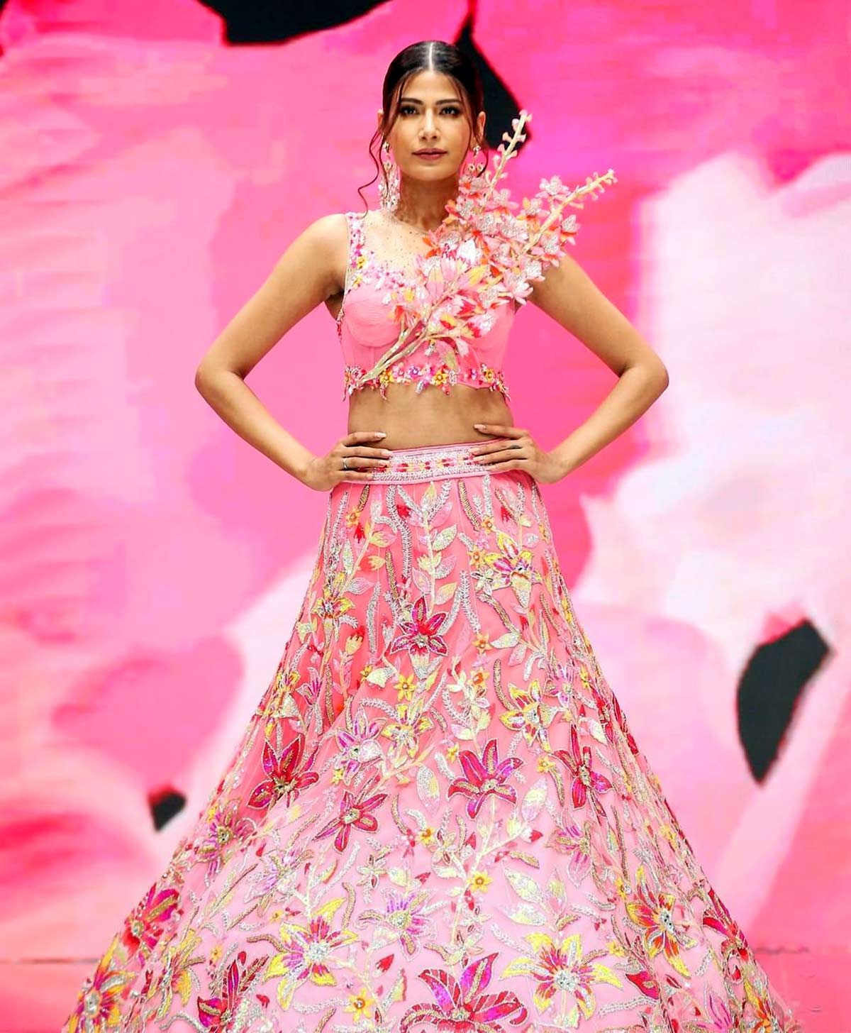 Romantic bridal looks to take your breath away - Rediff.com Get Ahead