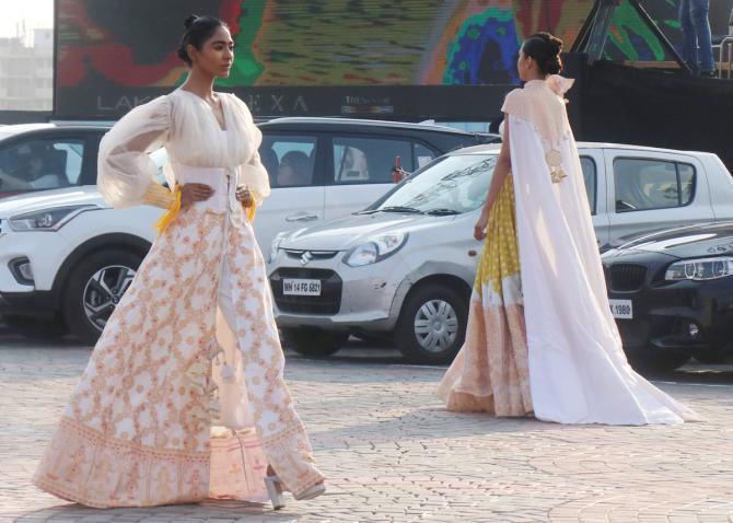 Lara Dutta walks for Sanjukta Dutta at FDCI x Lakme Fashion Week