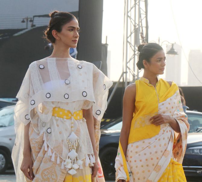 Lara Dutta walks for Sanjukta Dutta at FDCI x Lakme Fashion Week