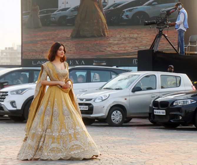 Divya Khosla Kumar walks for Shaveta and Anuj at FDCI x Lakme Fashion Week