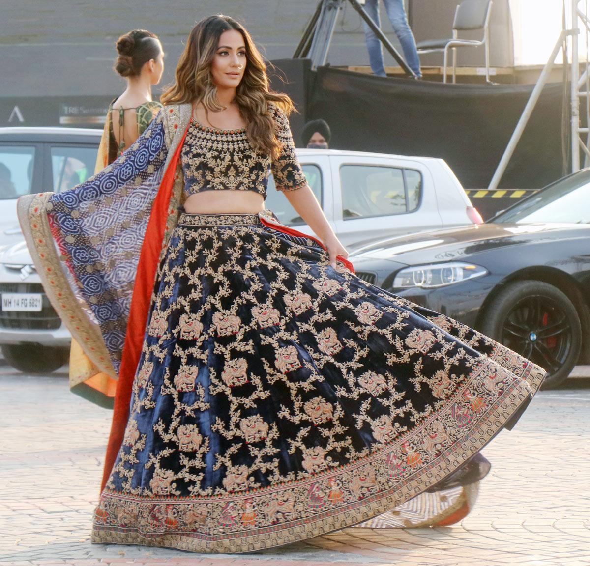 Hina Khan walks for Abhishek and Vinita at FDCI x Lakme Fashion Week