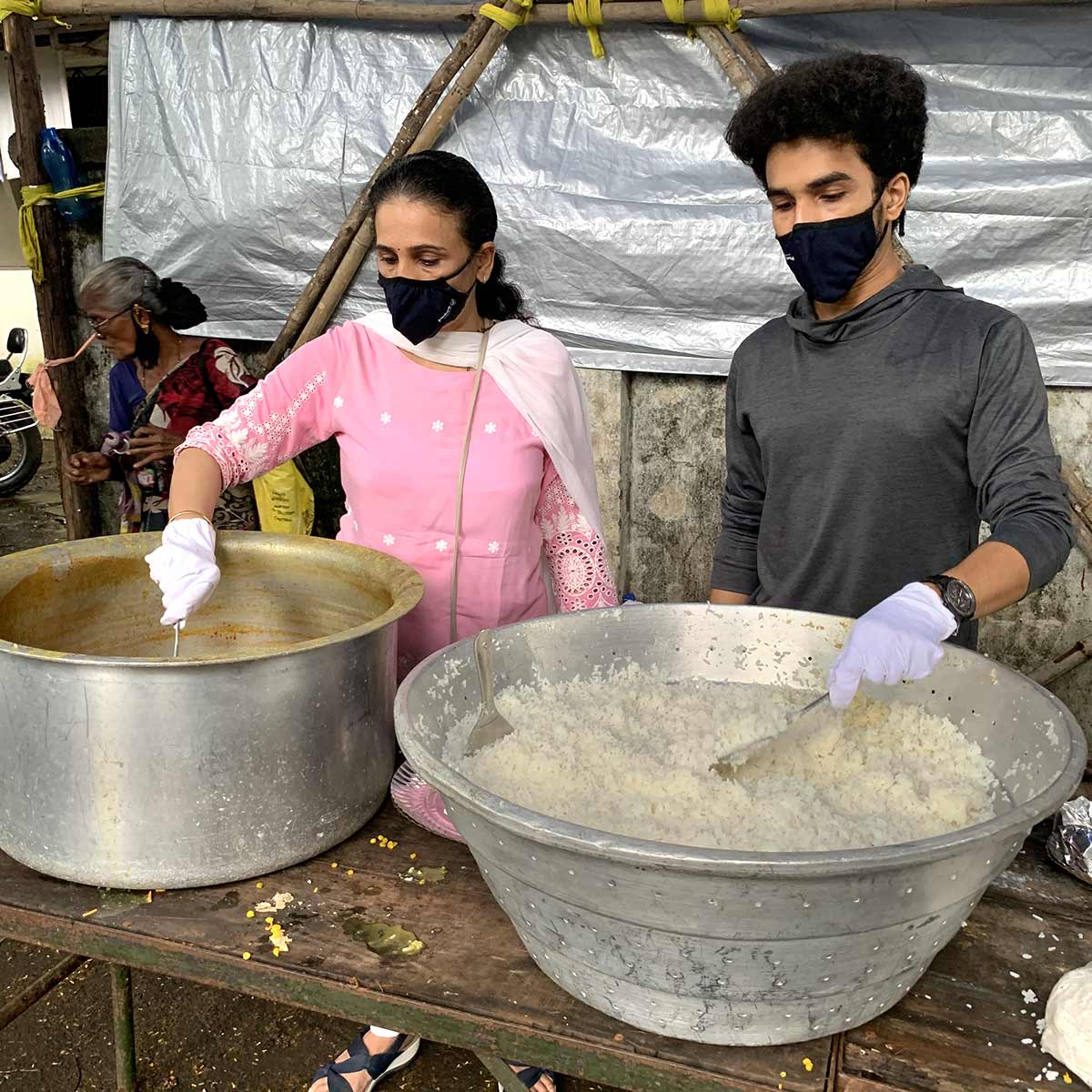 Heena and Harsh Mandavia from Mumbai have been serving food for the needy and underprivileged during the lockdown