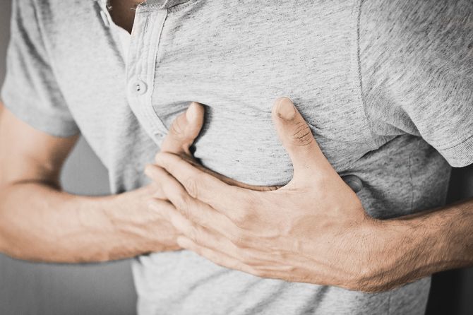 Can chest pain be a sign of a heart attack?