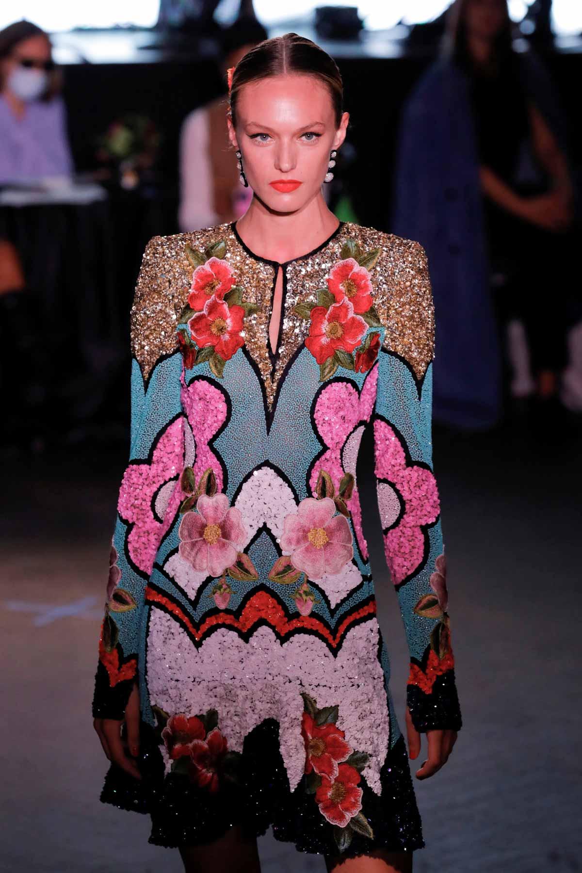 Glitter, Glamour, Pops of Colour rule Naeem Khan's ramp! - Rediff.com ...