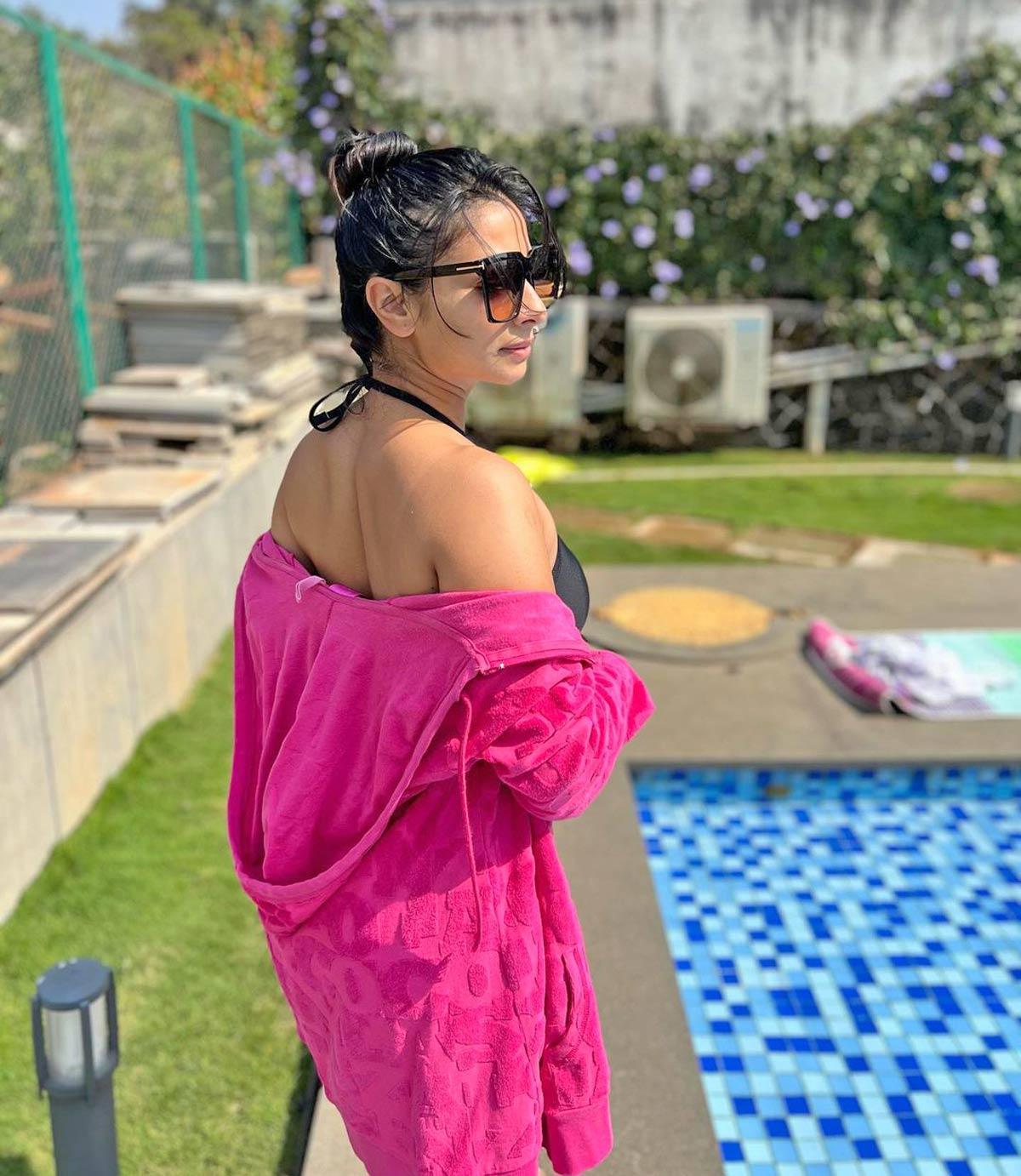 Seen Tanishaa's CUTE Beach Fashion? - Rediff.com