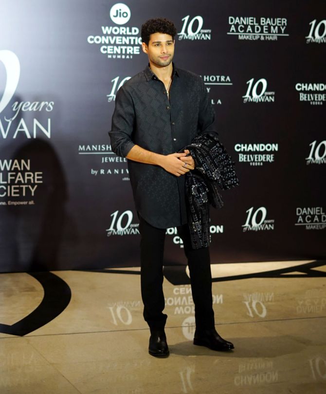 Celebs at Mijwan Couture show by Manish Malhotra