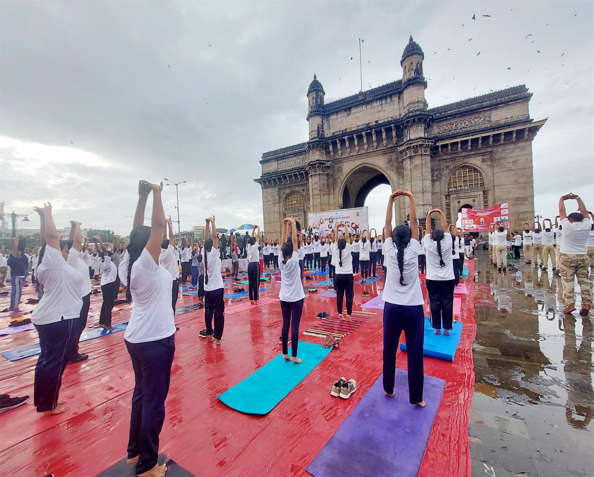 International Yoga Day by Patanjali Yog Samiti Mumbai and Bombay Port Trust