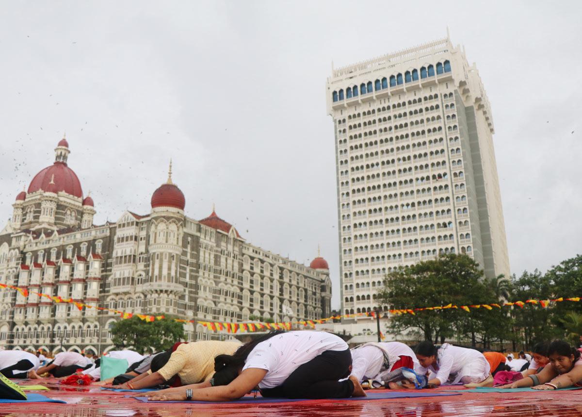 International Yoga Day by Patanjali Yog Samiti Mumbai and Bombay Port Trust