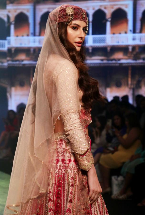 Elnaaz Norouzi walks for Soniya G at Bombay Times Fashion Week 2022