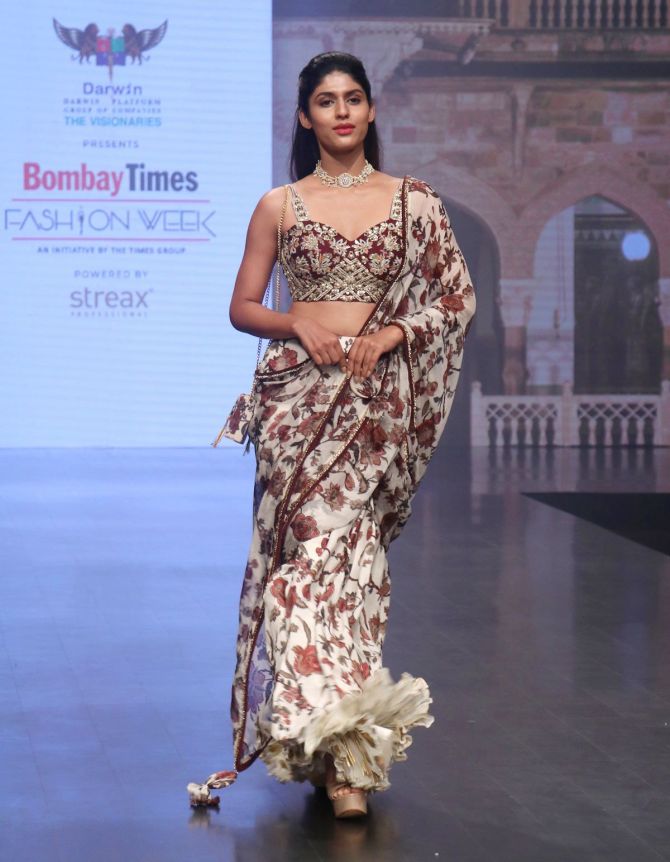 Elnaaz Norouzi walks for Soniya G at Bombay Times Fashion Week 2022