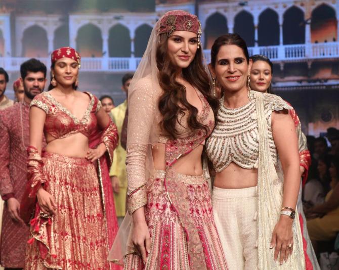 Elnaaz Norouzi walks for Soniya G at Bombay Times Fashion Week 2022