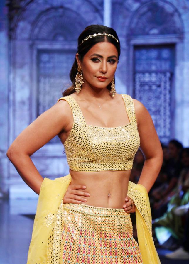 Hina Khan walks for Bhawana Goenka at Bombay Times Fashion Week 2022