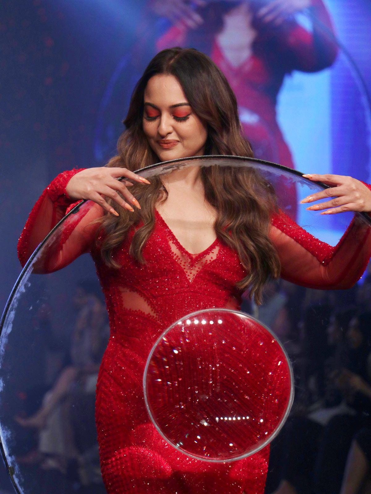 Sonakshi Sinha walks for Srishti Raai's SOEZI at Bombay Times Fashion Week 2022