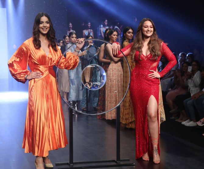 Sonakshi Sinha walks for Srishti Raai's SOEZI at Bombay Times Fashion Week 2022