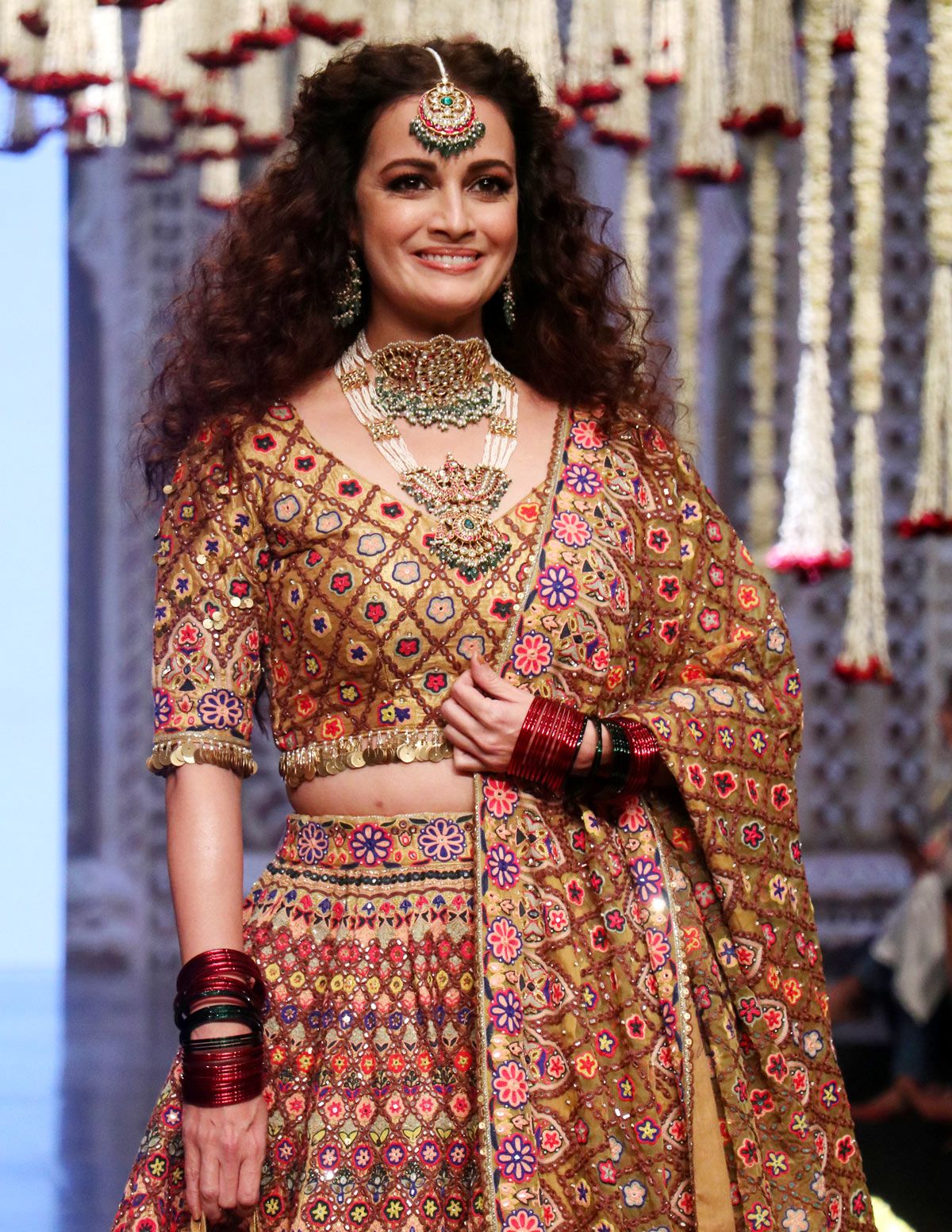 Diwali 2021 Fashion Dia Mirza White Lehenga Gives Graceful Look - Amar  Ujala Hindi News Live - Diwali 2021:इस दिवाली आपको मिलेगा एक नया लुक, ट्राई  करें दिया मिर्जा का ये खूबसूरत लहंगा