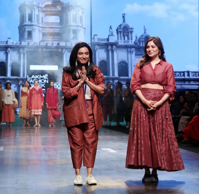 Kanika Kapoor walks for Swatti Kapoor at FDCI x Lakme Fashion Week 2022