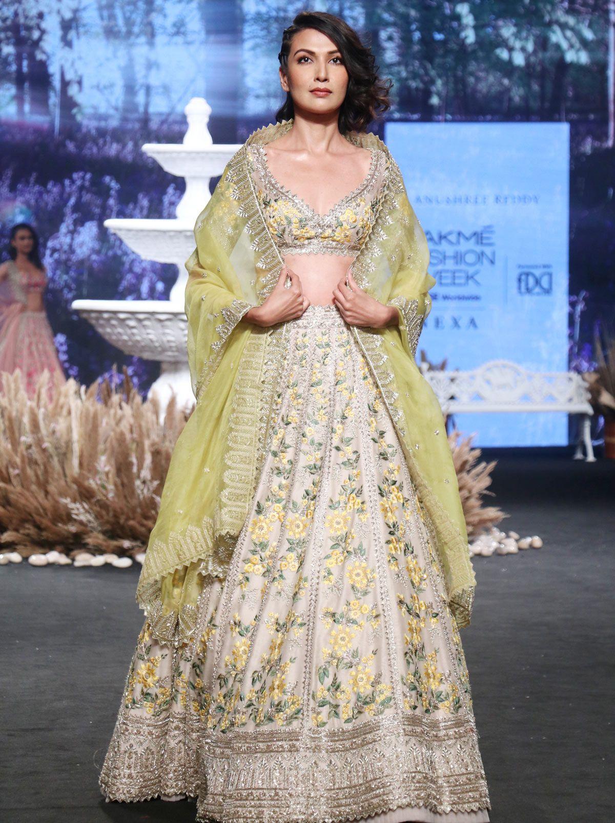 Sania Mirza walks for Anushree Reddy at FDCI x Lakme Fashion Week 2022