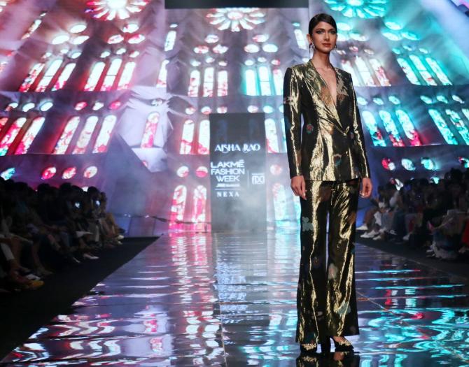 Tara Sutaria walks for Aisha Rao at FDCI x Lakme Fashion Week 2022