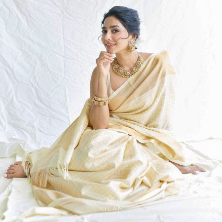 Celeb wearing khadi