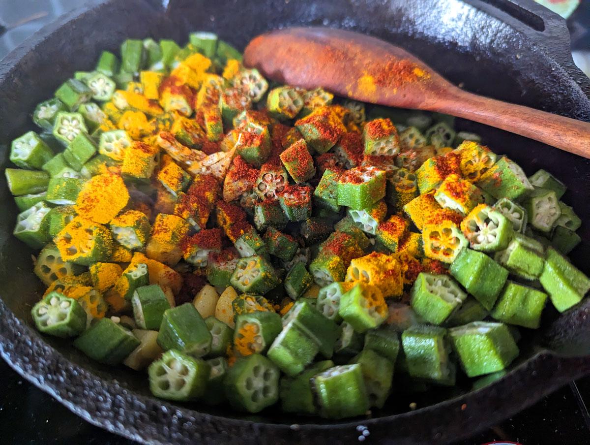 Alu bhindi recipe